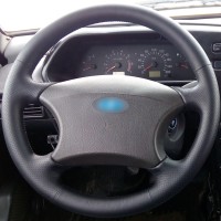 Оплетка на руль из натуральной кожи Chevrolet Niva 2002-2009 г.в. без подушки безопасности (черная)