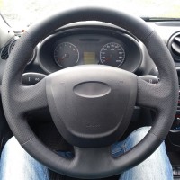 Оплетка на руль из натуральной кожи Datsun mi-DO 2015-2020 г.в. (черная)